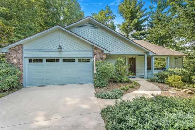 31 Hillcreek Drive