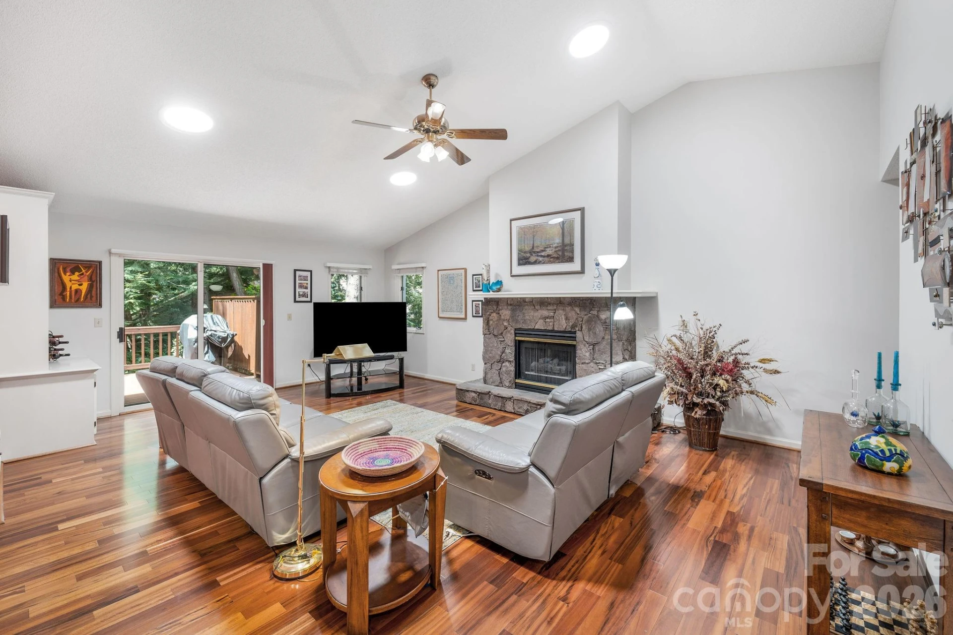 31 Hillcreek Drive - Photo 7