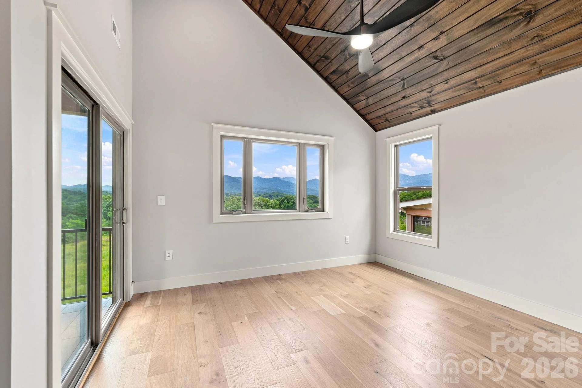 128 Chepstow Place - Photo 13