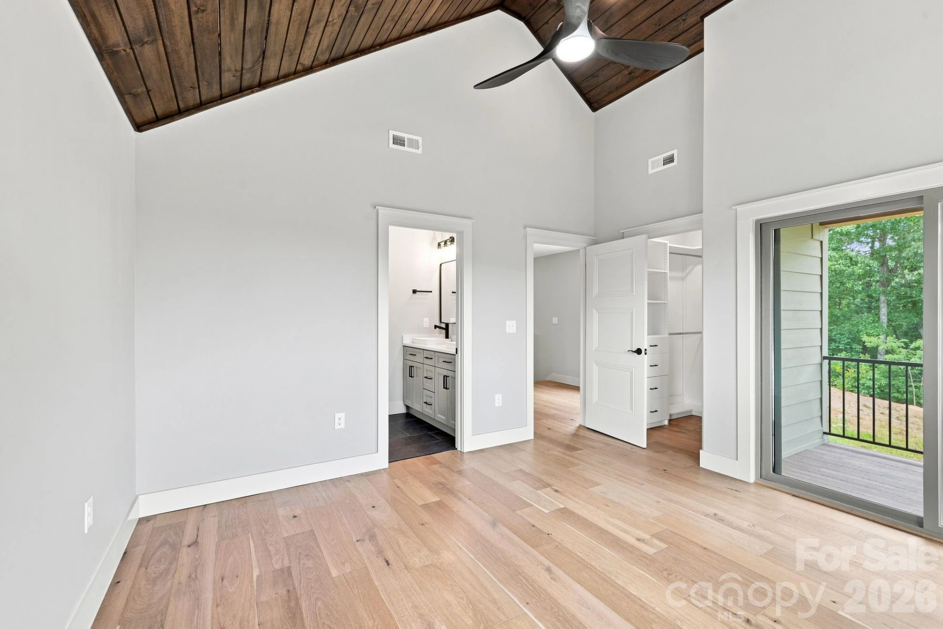 128 Chepstow Place - Photo 14