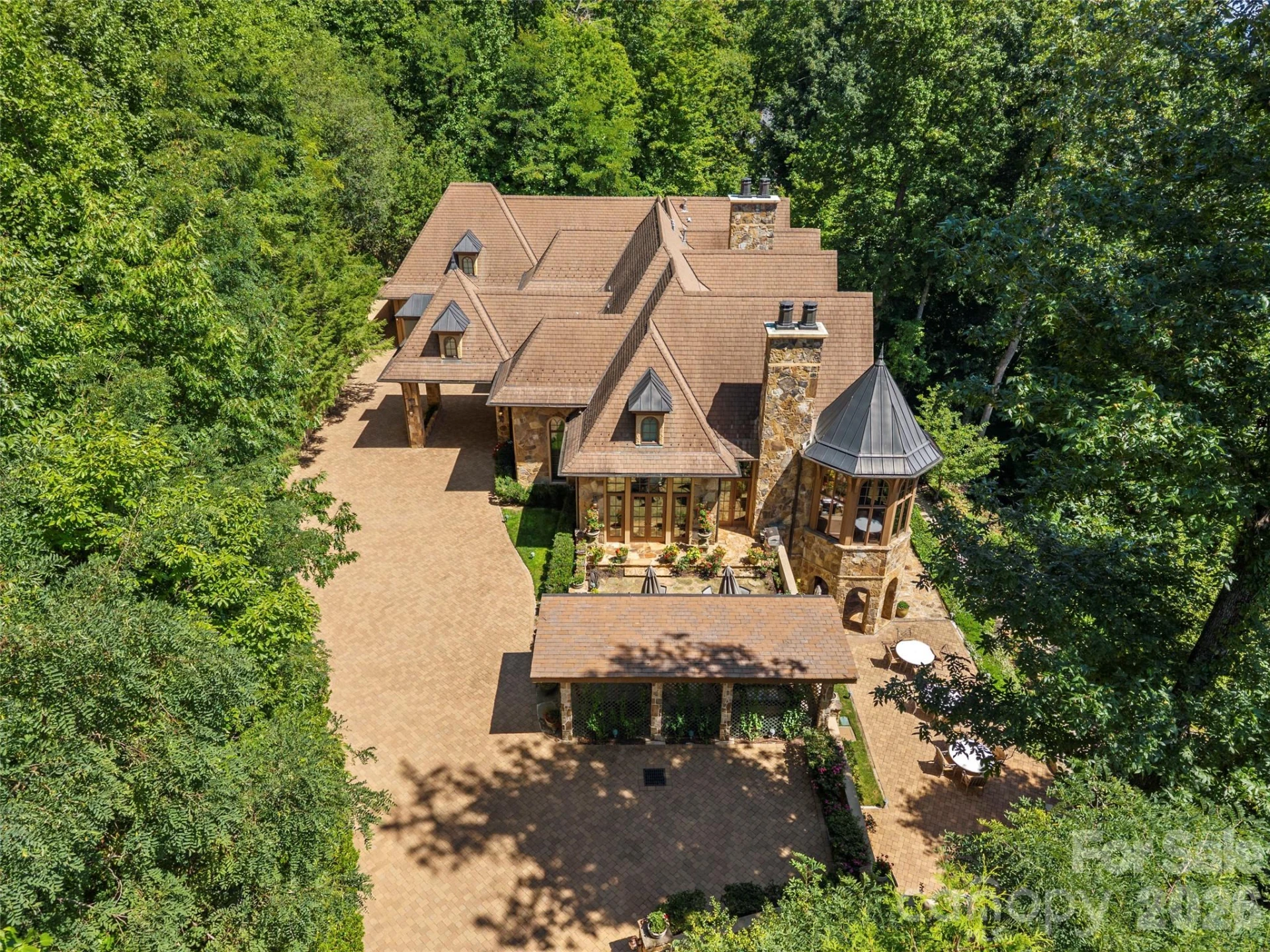 994 Clovertop Lane - Photo 4