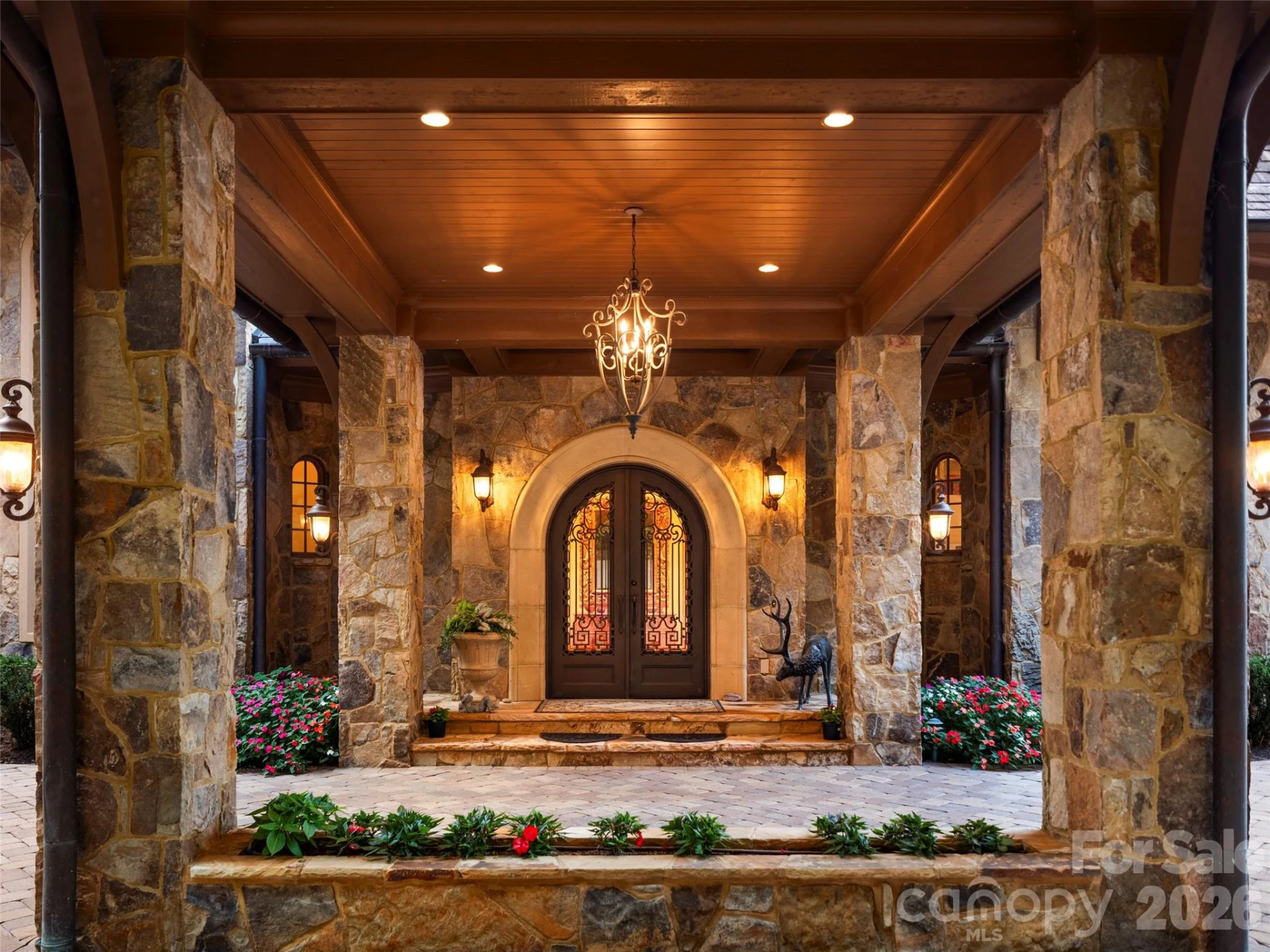 994 Clovertop Lane - Photo 5