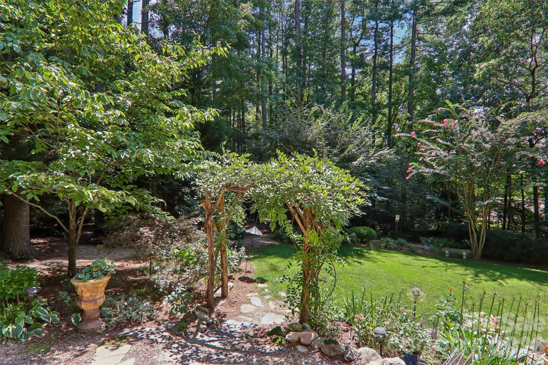 133 Larchmont Drive - Photo 31