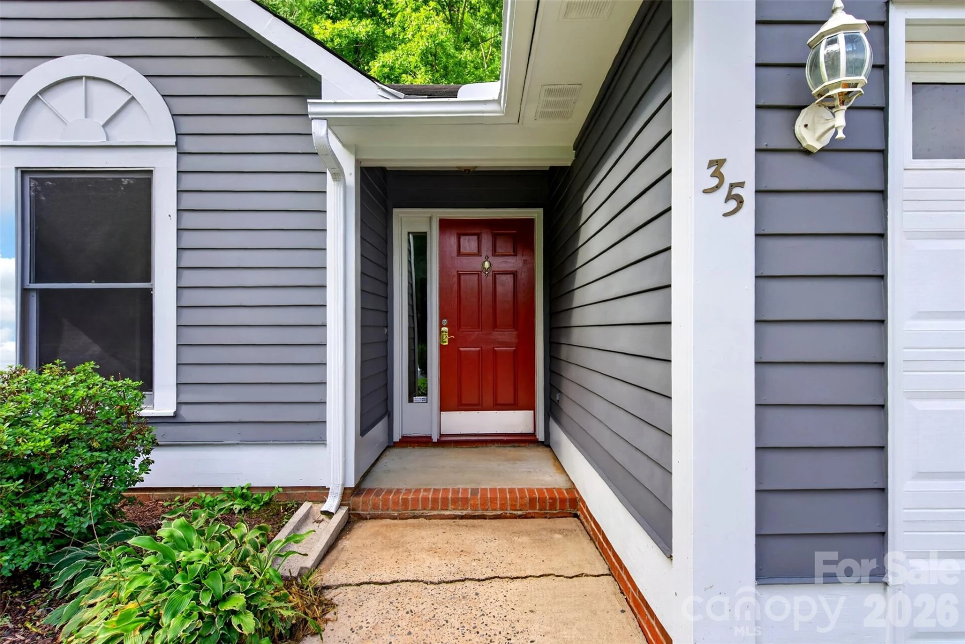35 Marlwood Court #136 - Photo 2