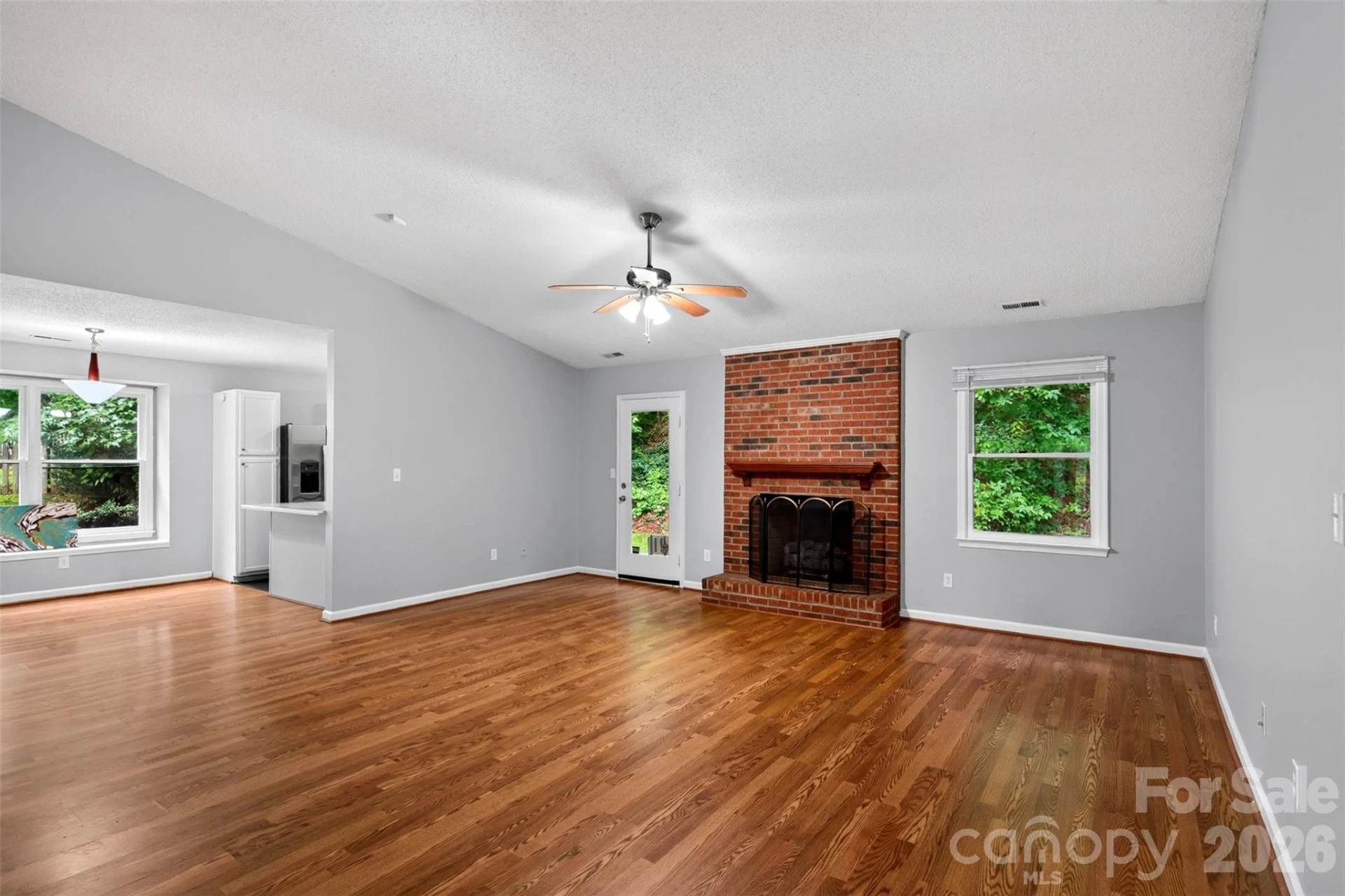 35 Marlwood Court #136 - Photo 3