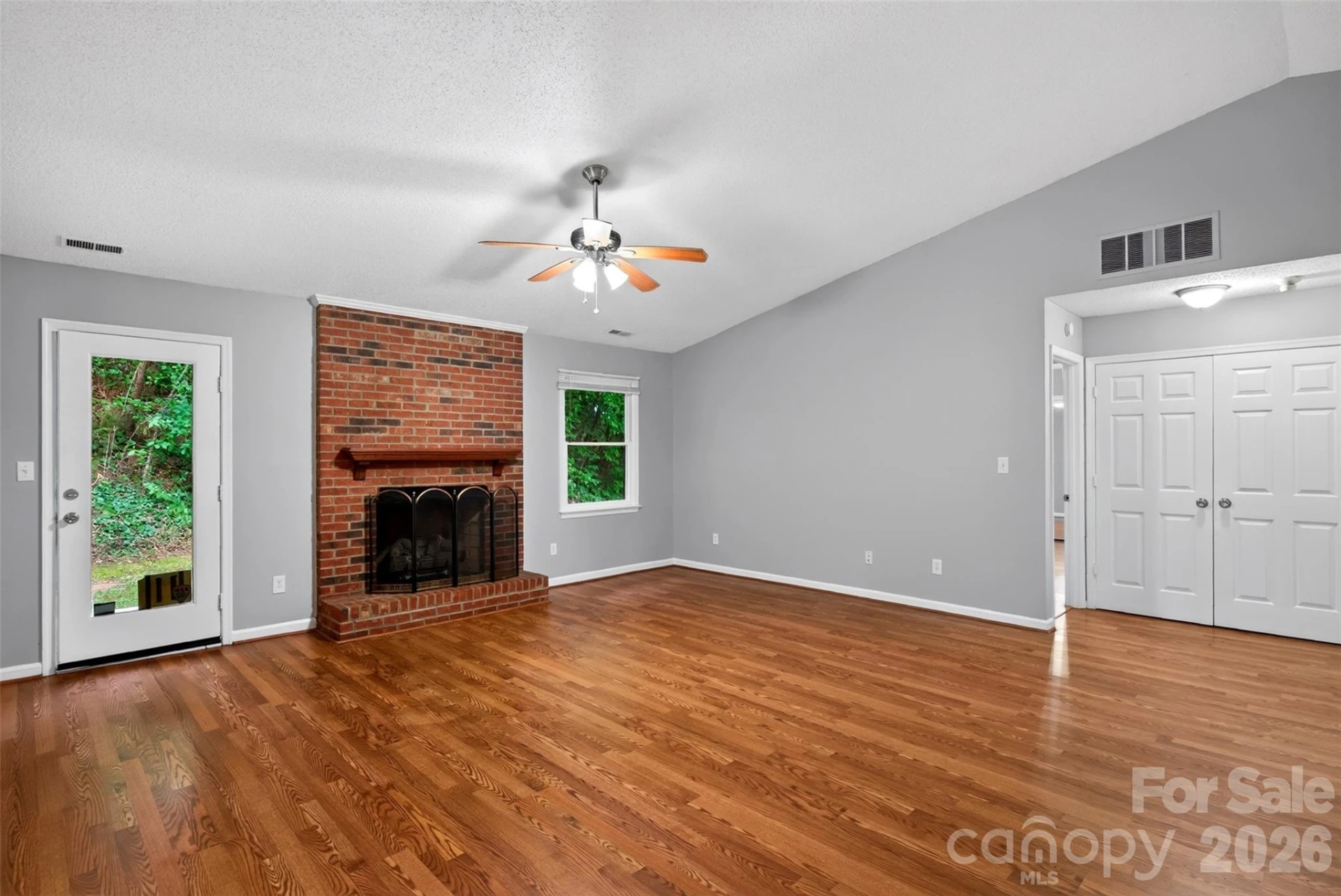 35 Marlwood Court #136 - Photo 5