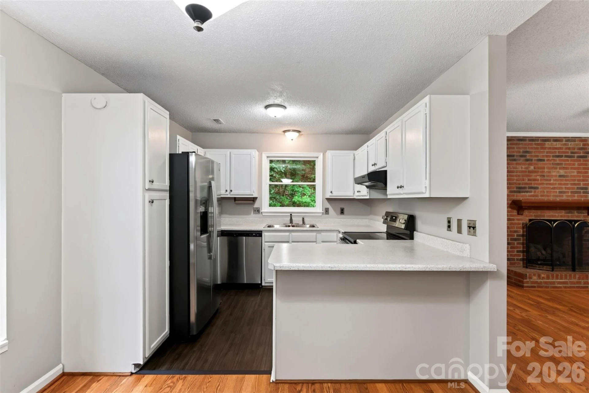 35 Marlwood Court #136 - Photo 6