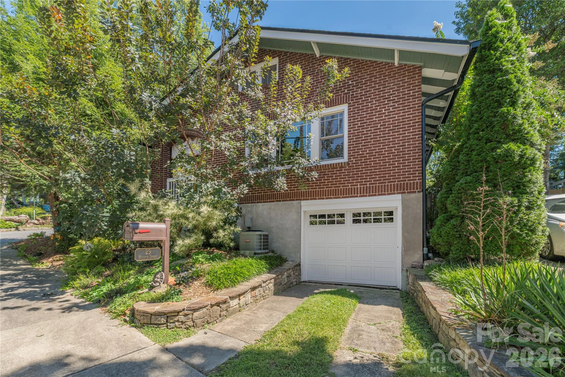 29 Hillside Street - Photo 32