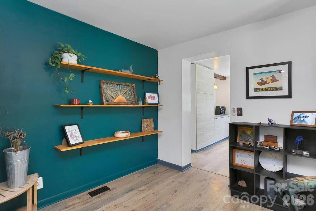 354 King Road - Photo 9