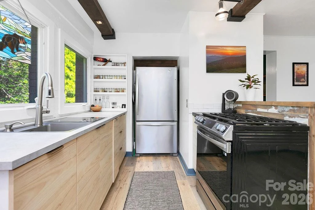 354 King Road - Photo 16