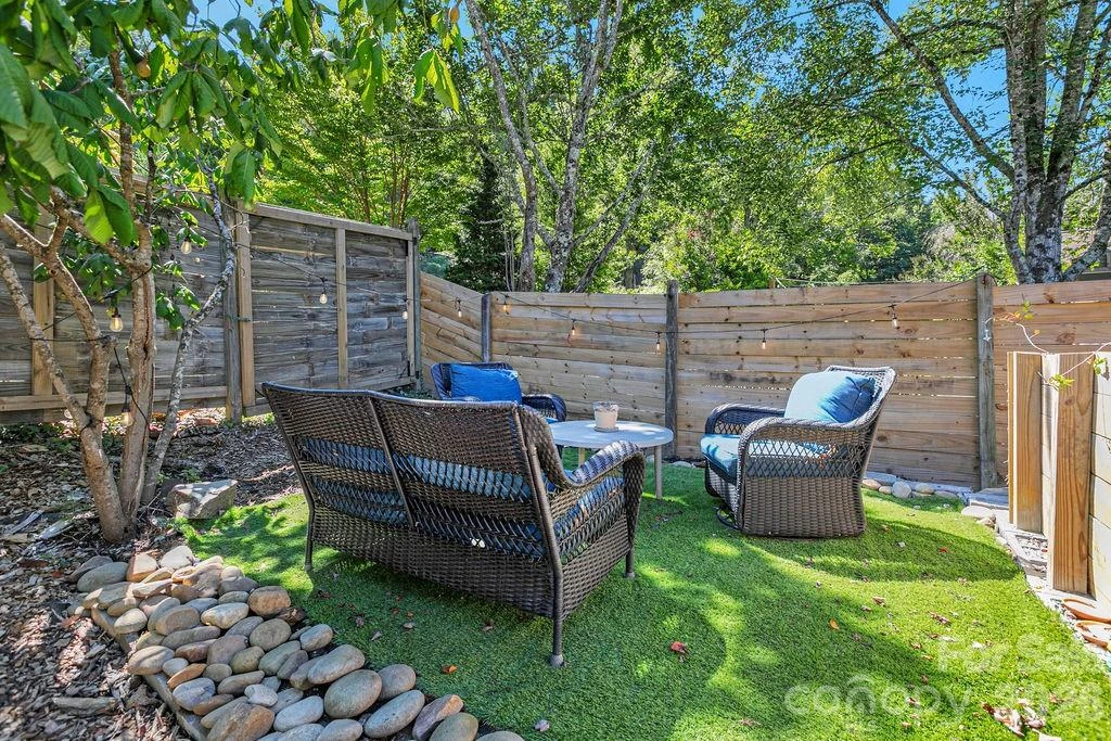 354 King Road - Photo 24