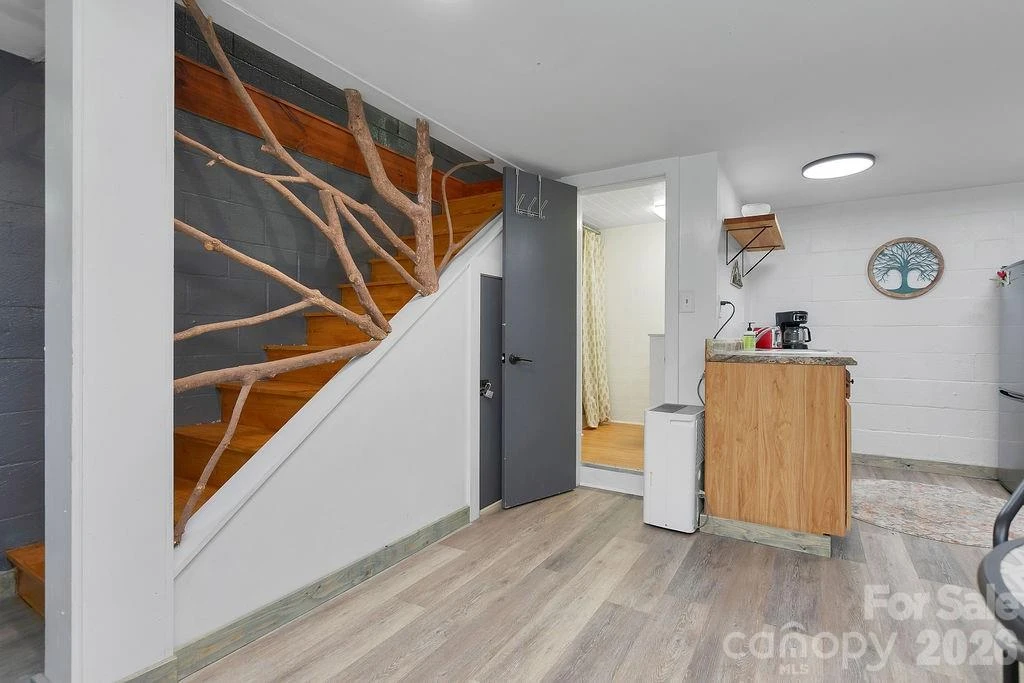 354 King Road - Photo 31