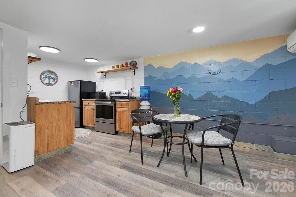 354 King Road - Photo 32
