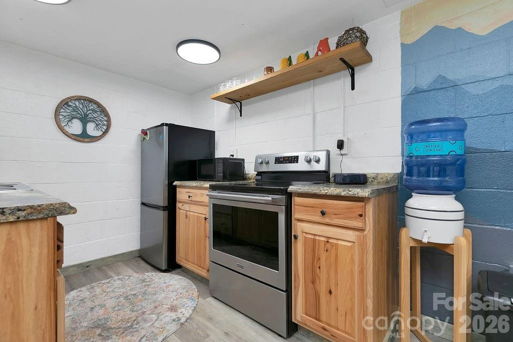 354 King Road - Photo 33