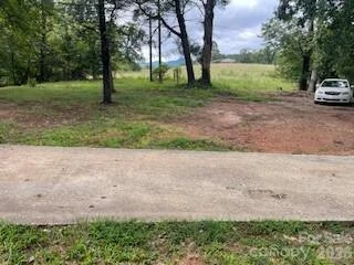 595 Glenwood Drive - Photo 4