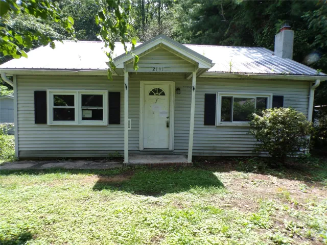2131 Somerset Drive