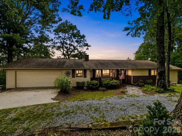327 Summit Road