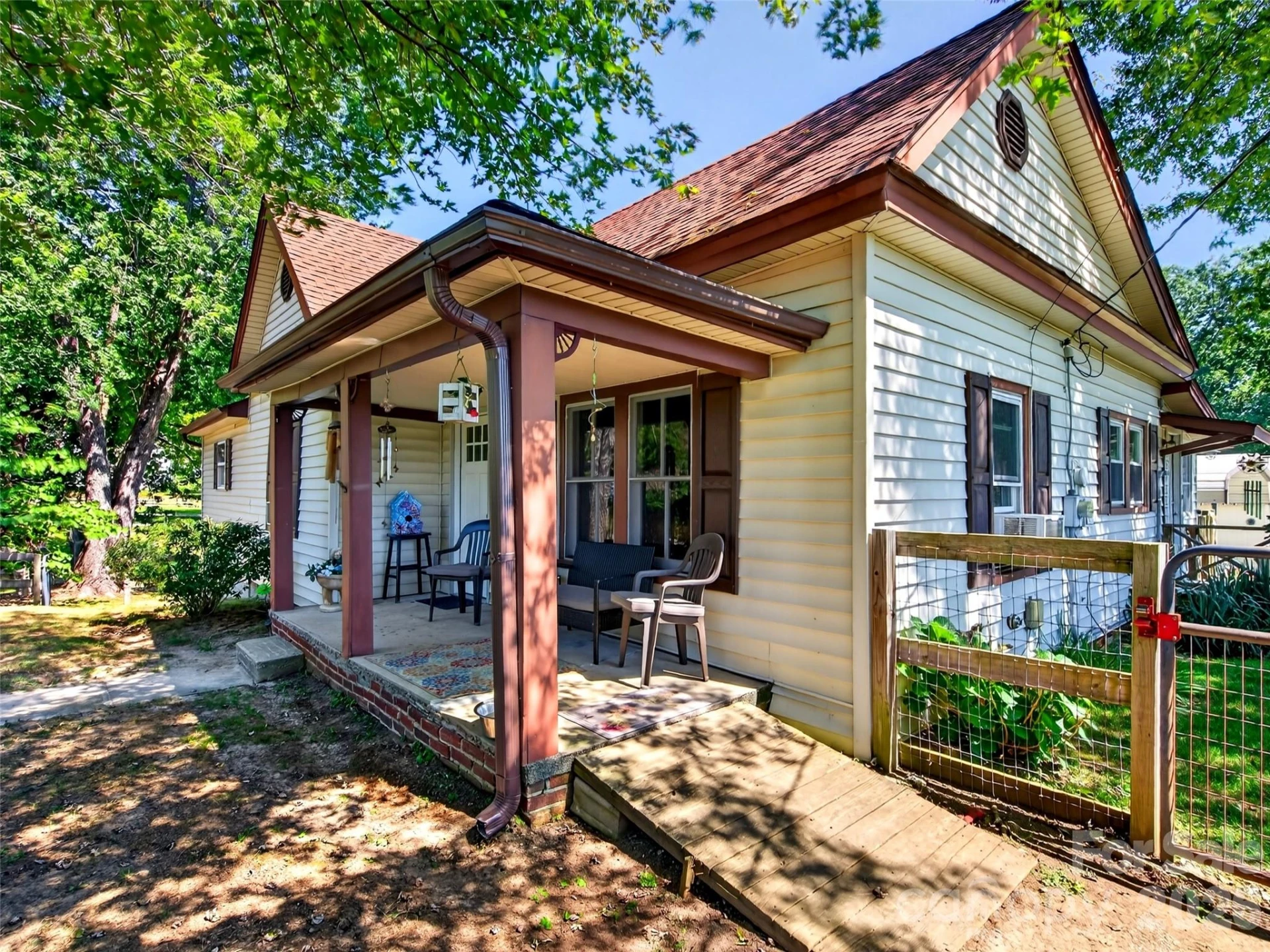 110 E Price Street - Photo 3