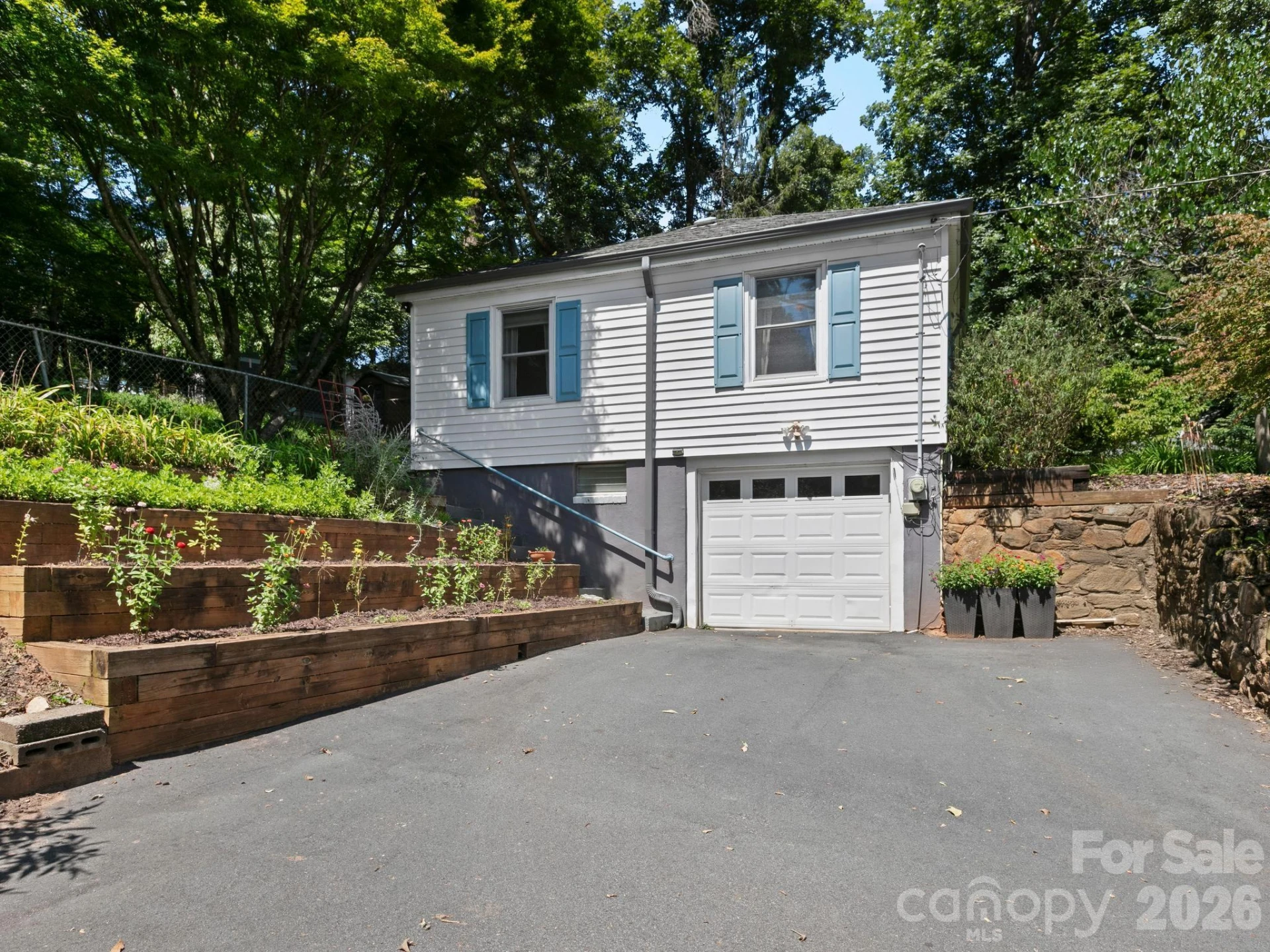 28 Arthur Road - Photo 2