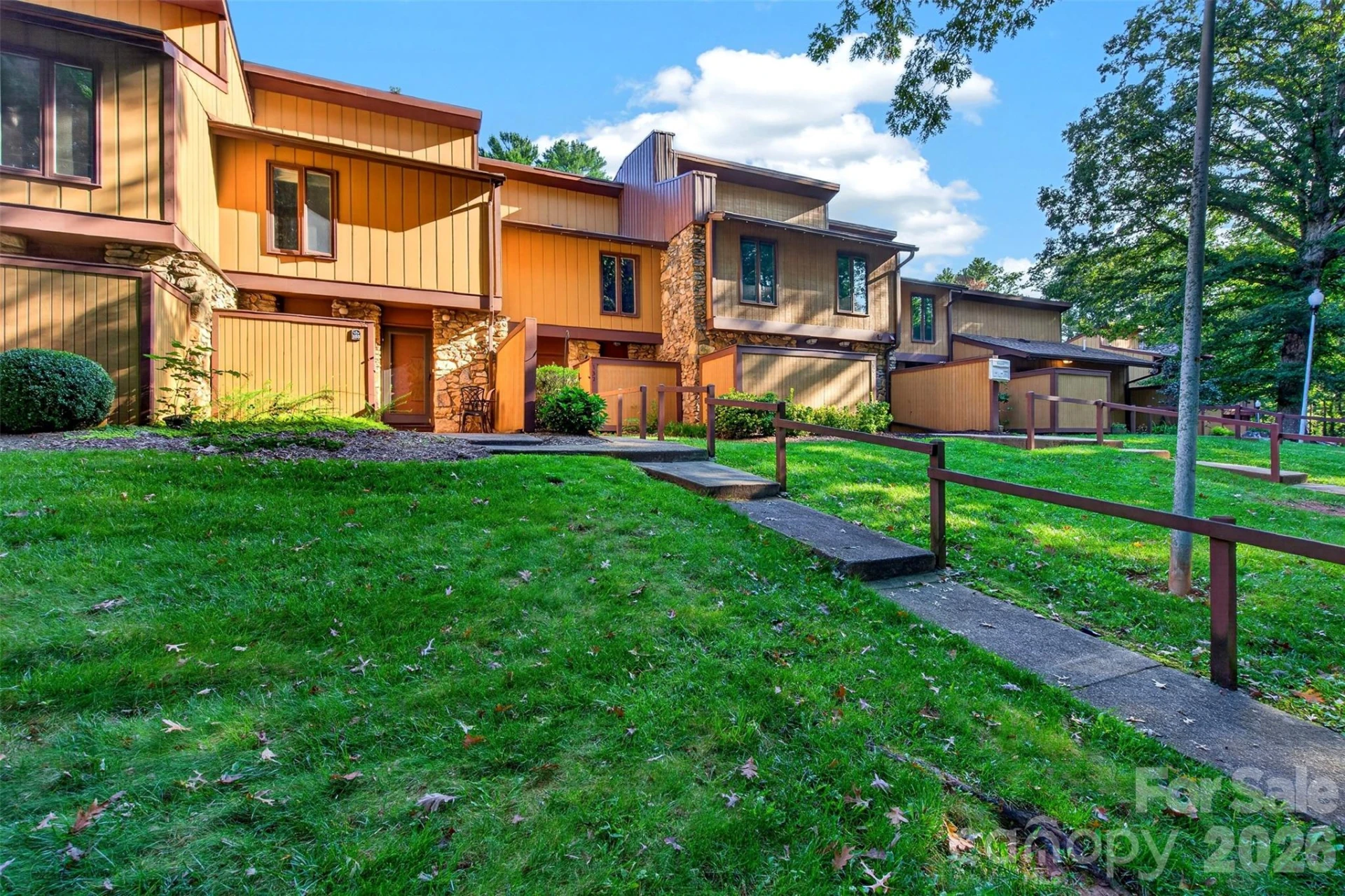 132 Colony Drive - Photo 2