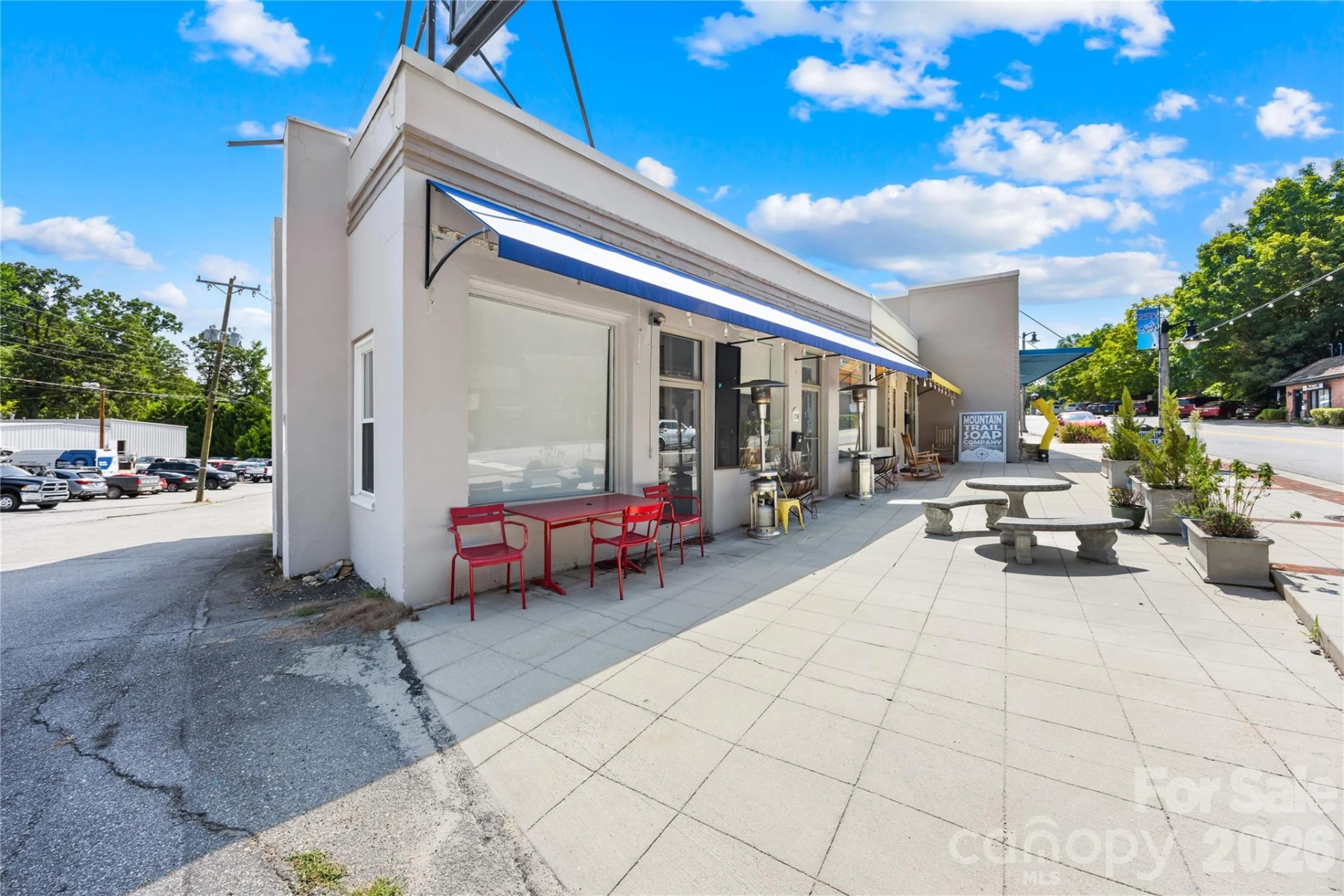 148,152,158 N Trade Street - Photo 2