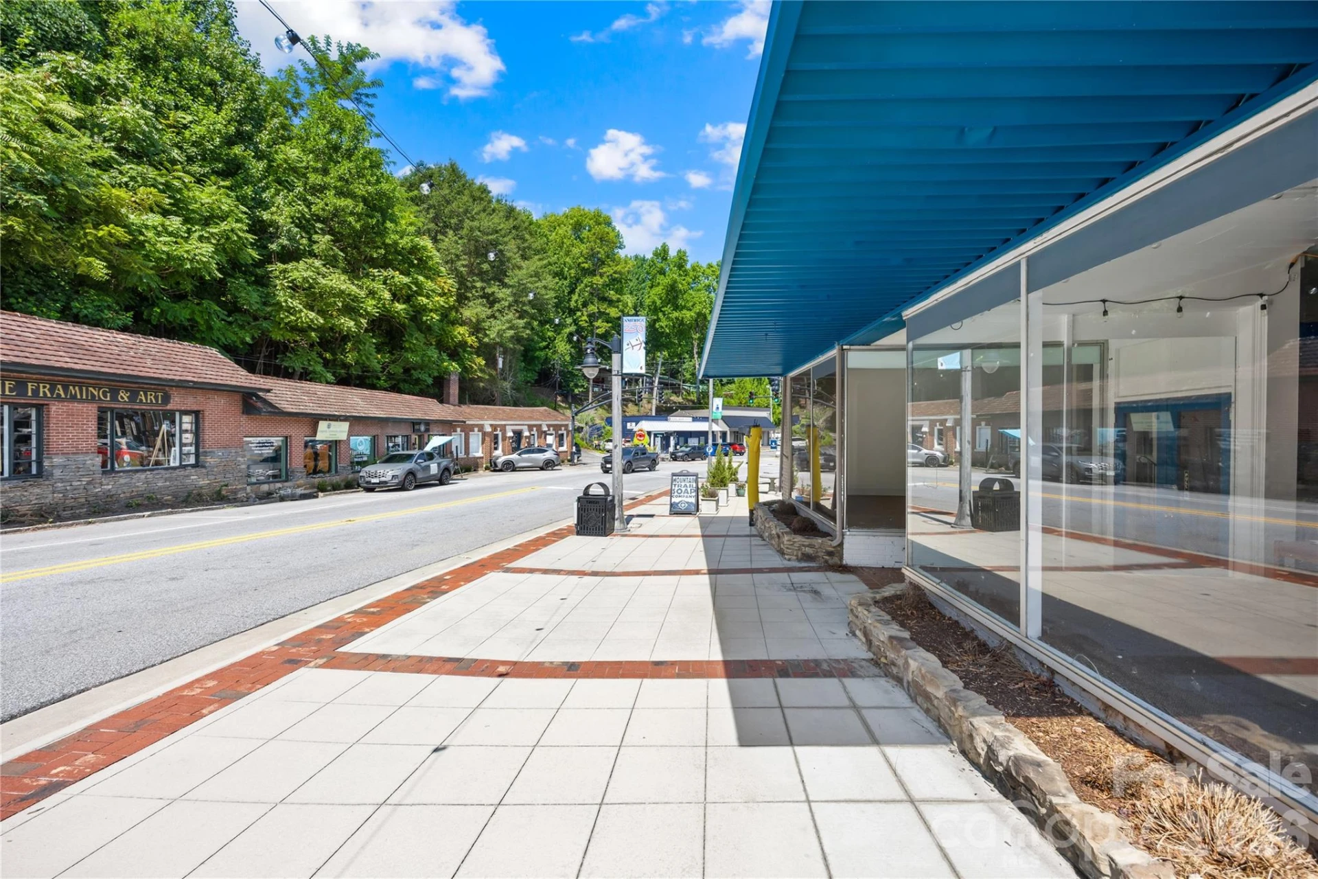 148,152,158 N Trade Street - Photo 4