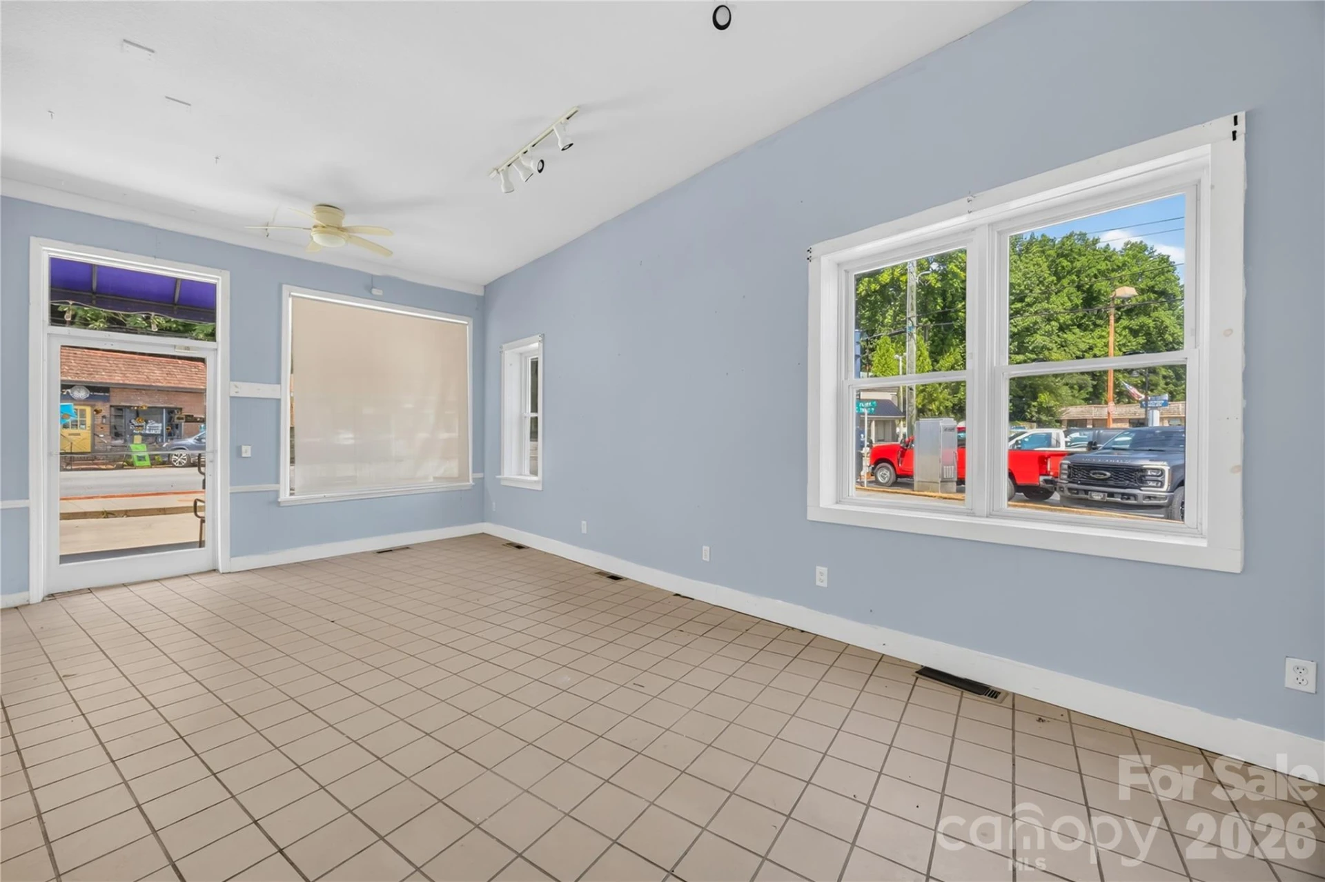 148,152,158 N Trade Street - Photo 18