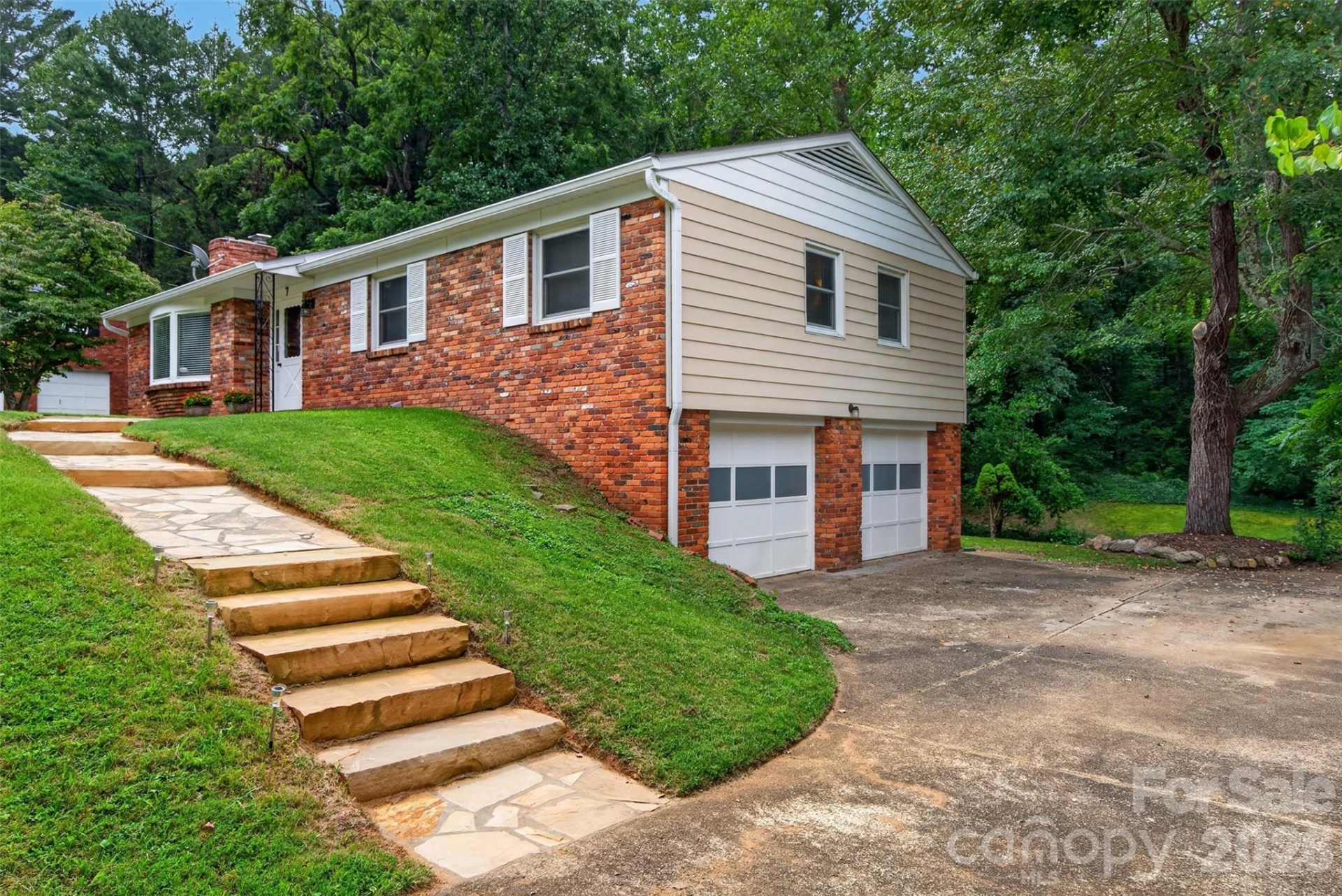 7 Mountainbrook Road - Photo 4