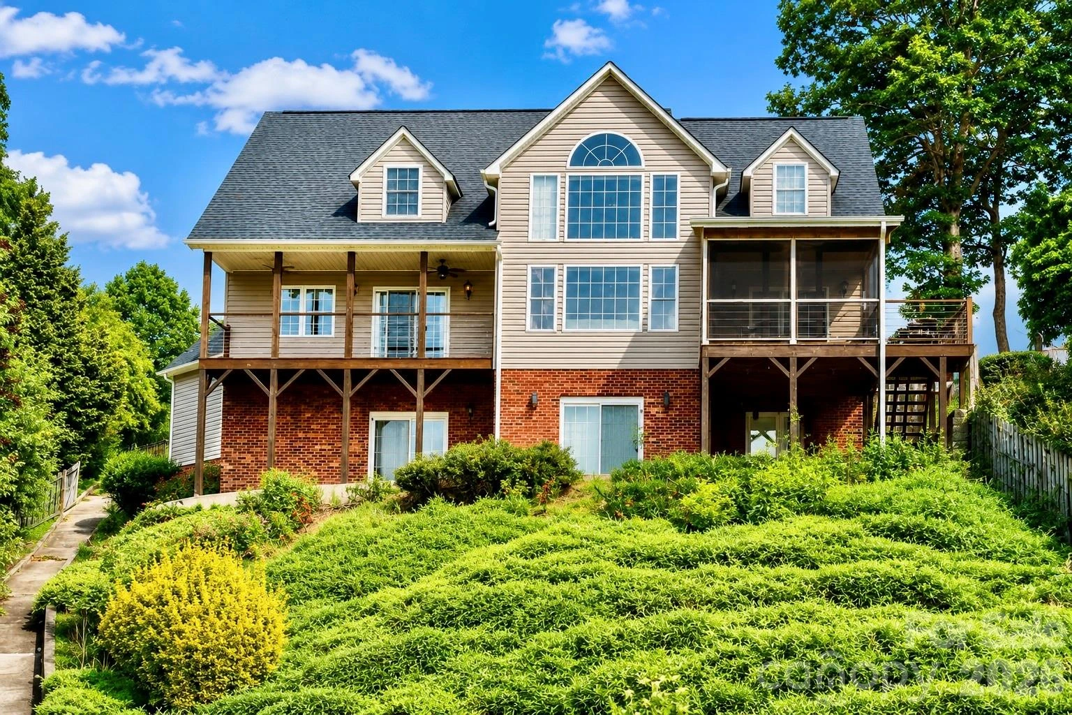 501 Lake Club Drive - Photo 4