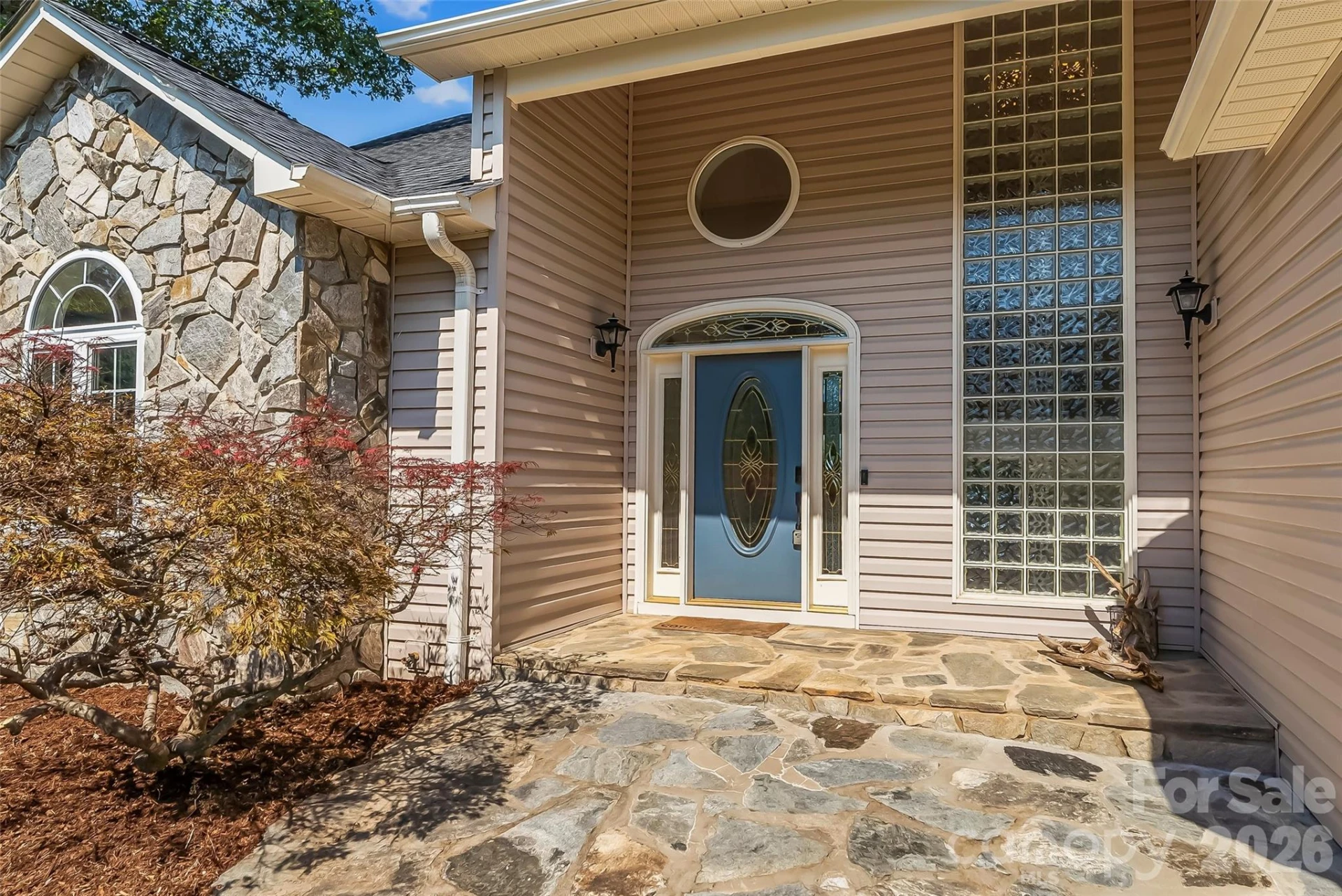 501 Lake Club Drive - Photo 2