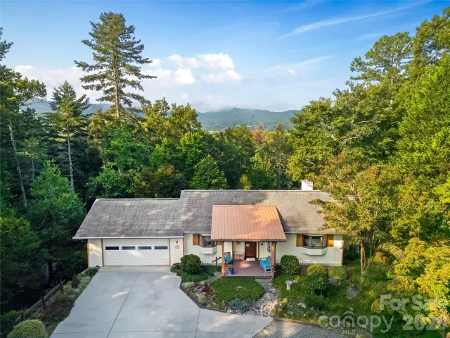374 Riverside Estate Road, Brevard, NC, 28712