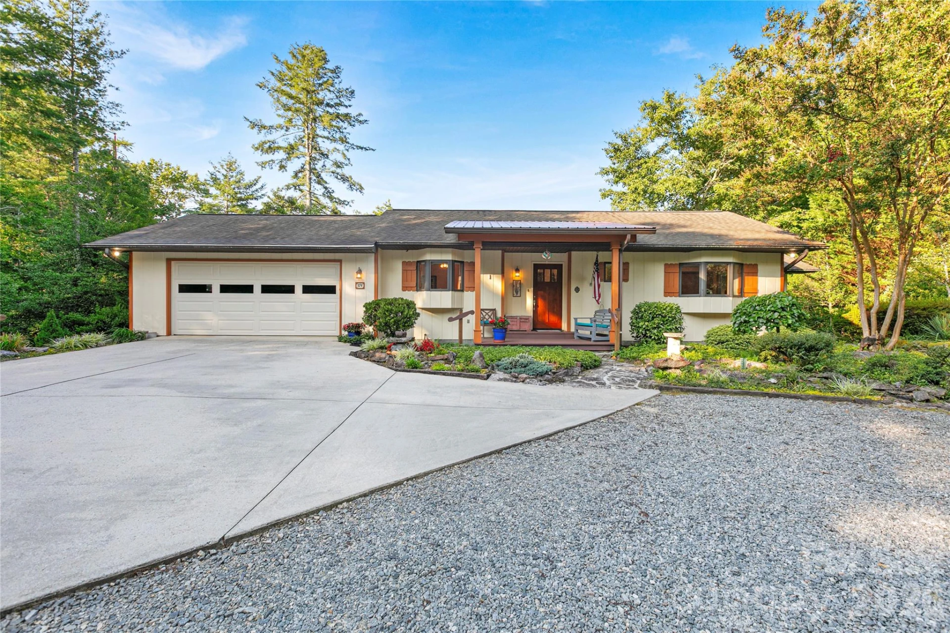 374 Riverside Estate Road - Photo 2