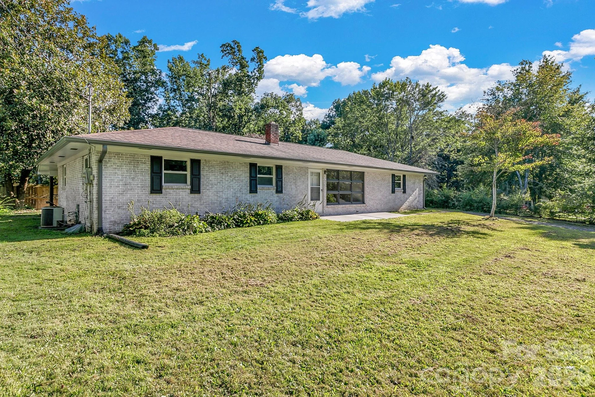25 Hickory Tree Road