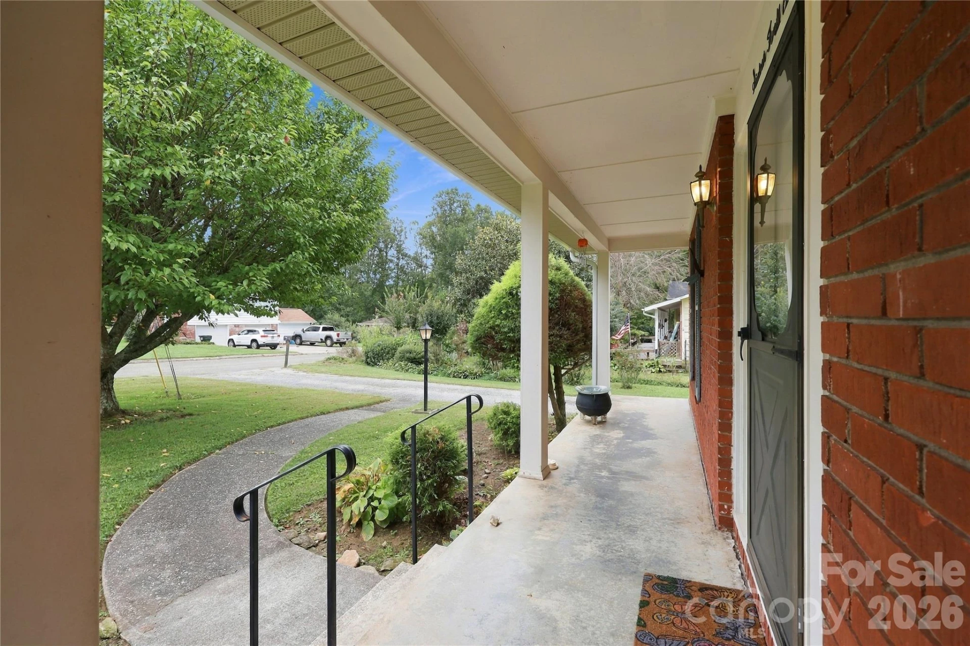 1641 Camelot Drive - Photo 2