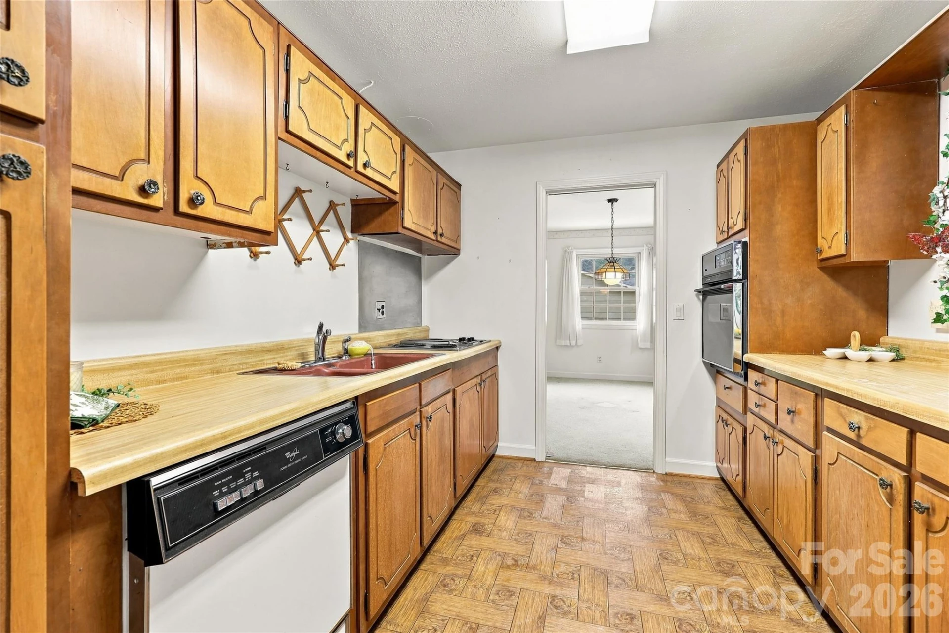 1641 Camelot Drive - Photo 8