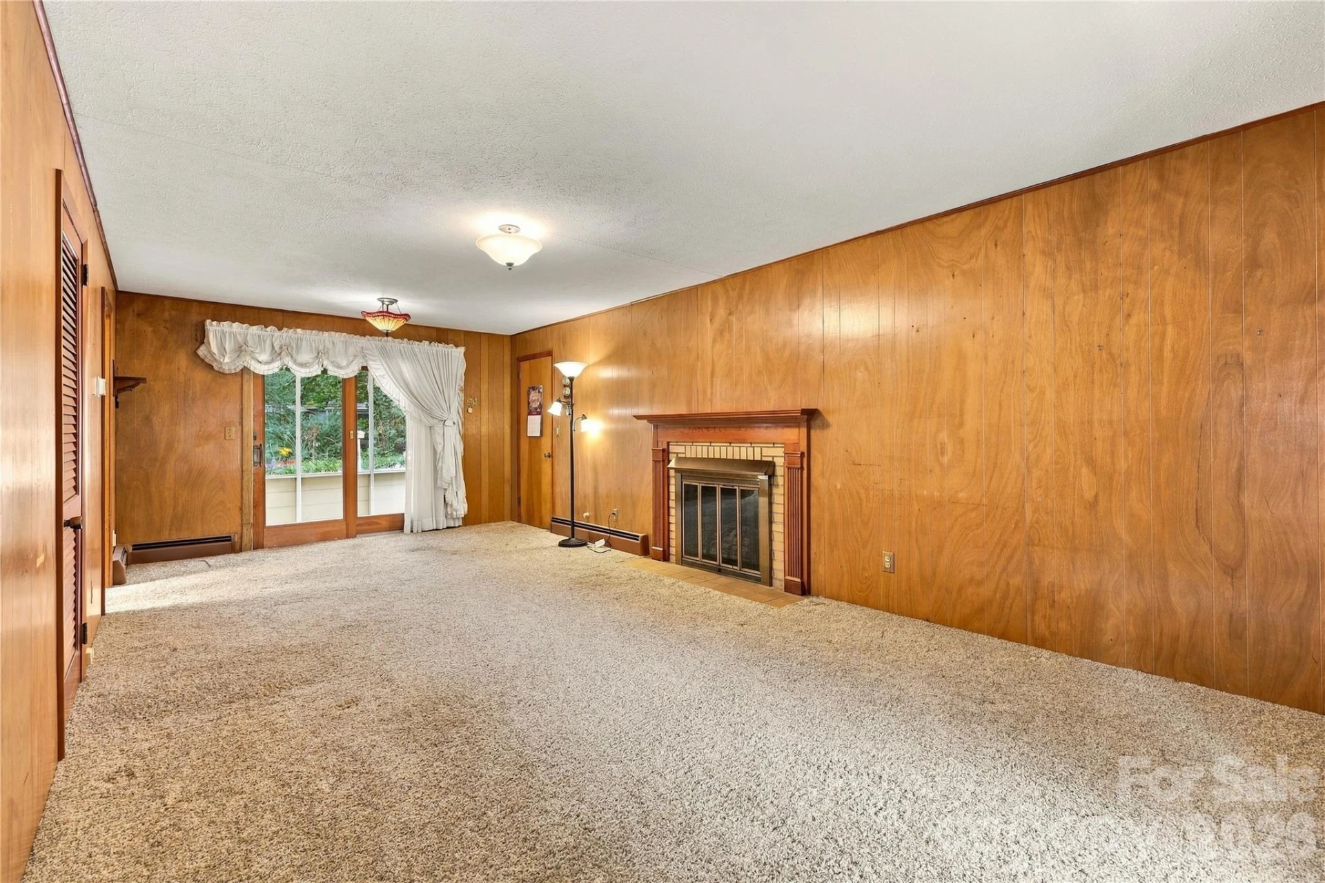 1641 Camelot Drive - Photo 10