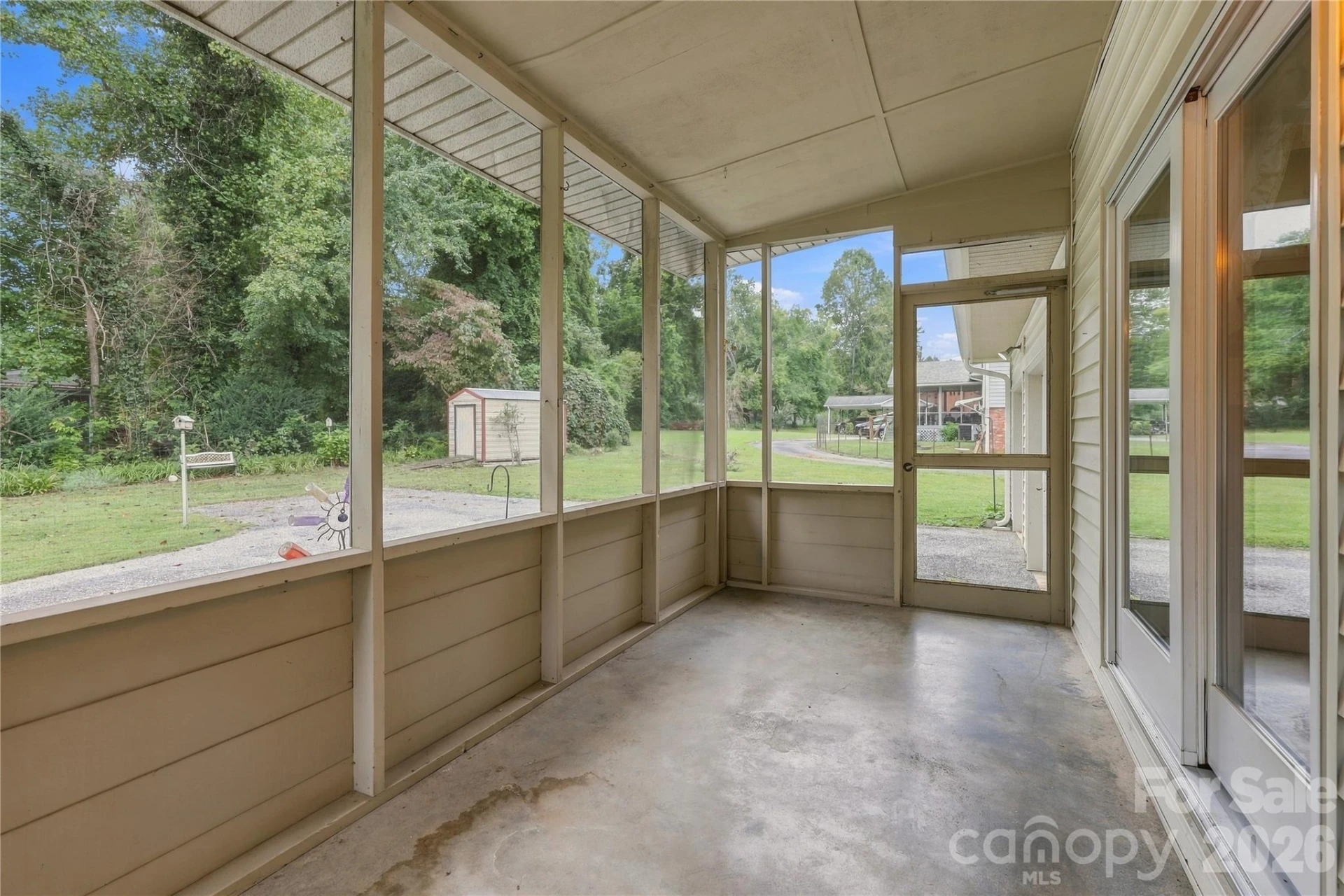 1641 Camelot Drive - Photo 18