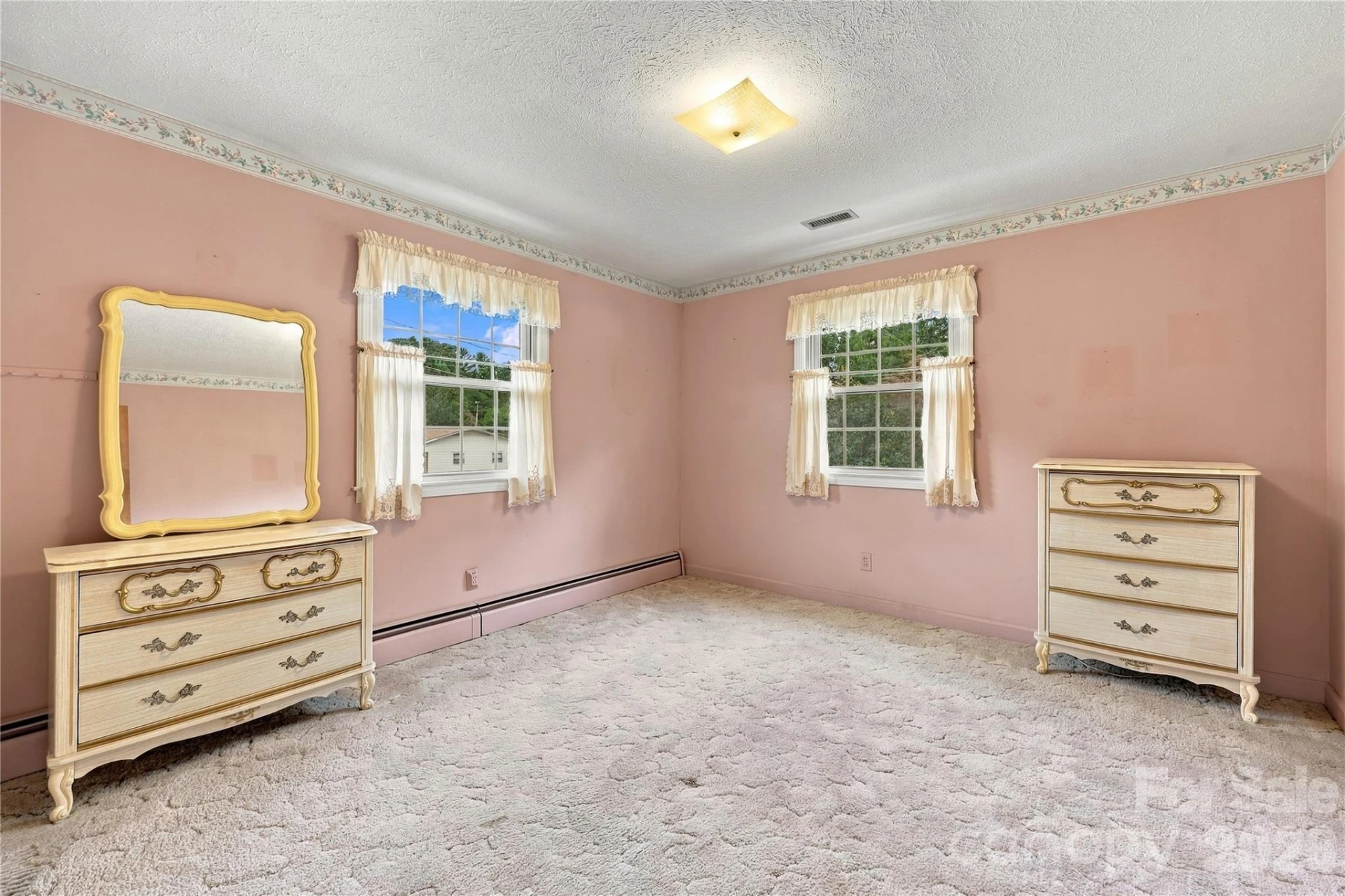 1641 Camelot Drive - Photo 27