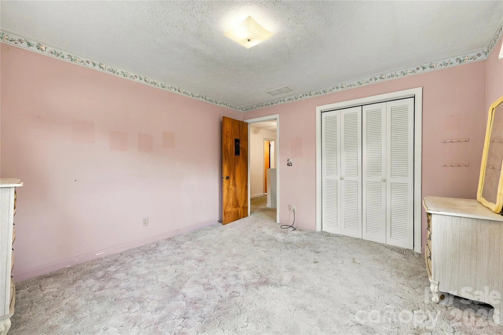 1641 Camelot Drive - Photo 28