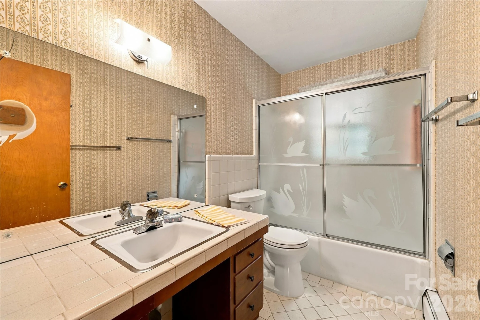 1641 Camelot Drive - Photo 31