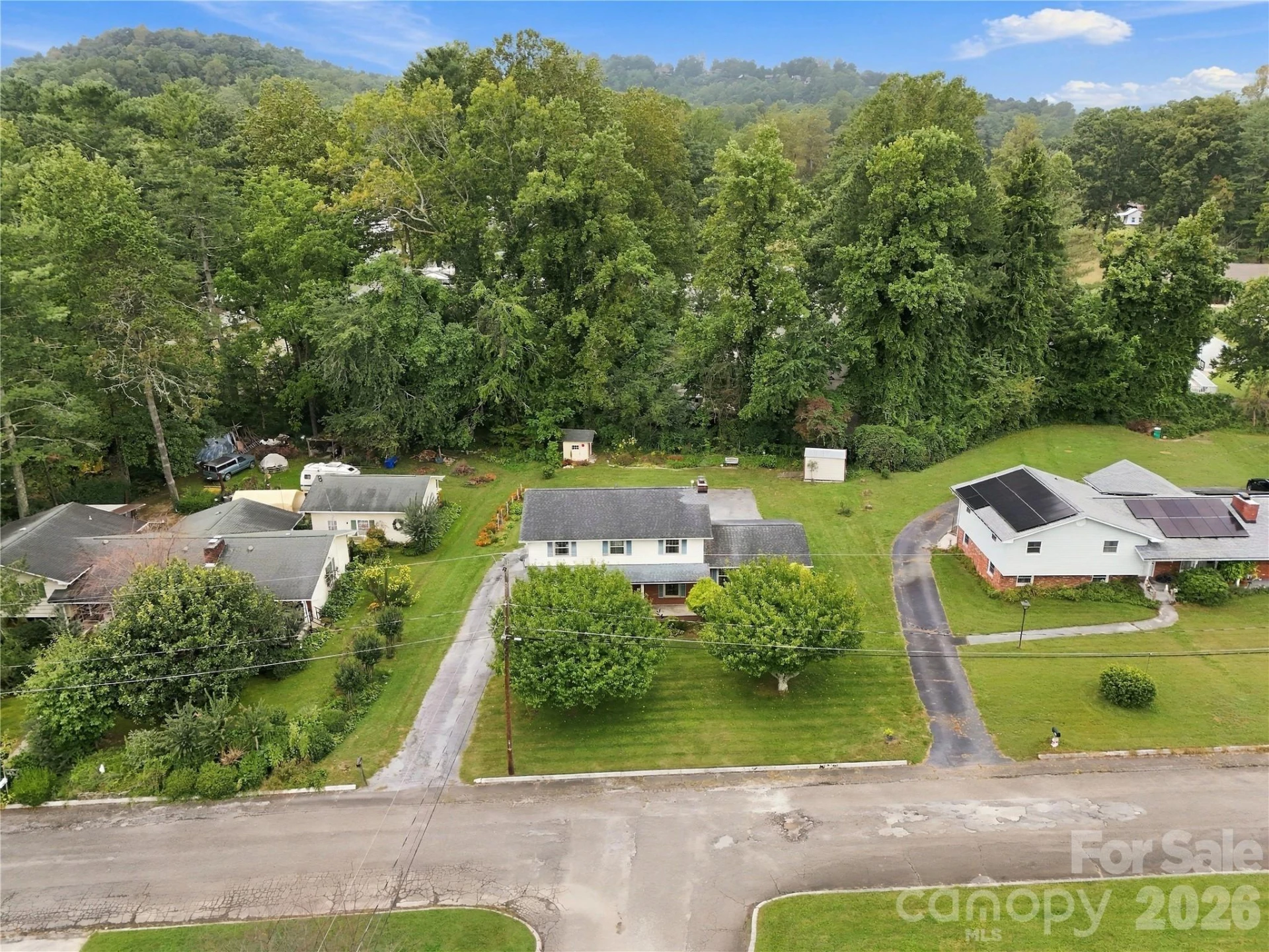 1641 Camelot Drive - Photo 34