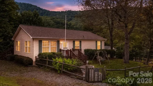 220 Powderhorn Drive, Waynesville, NC, 28786