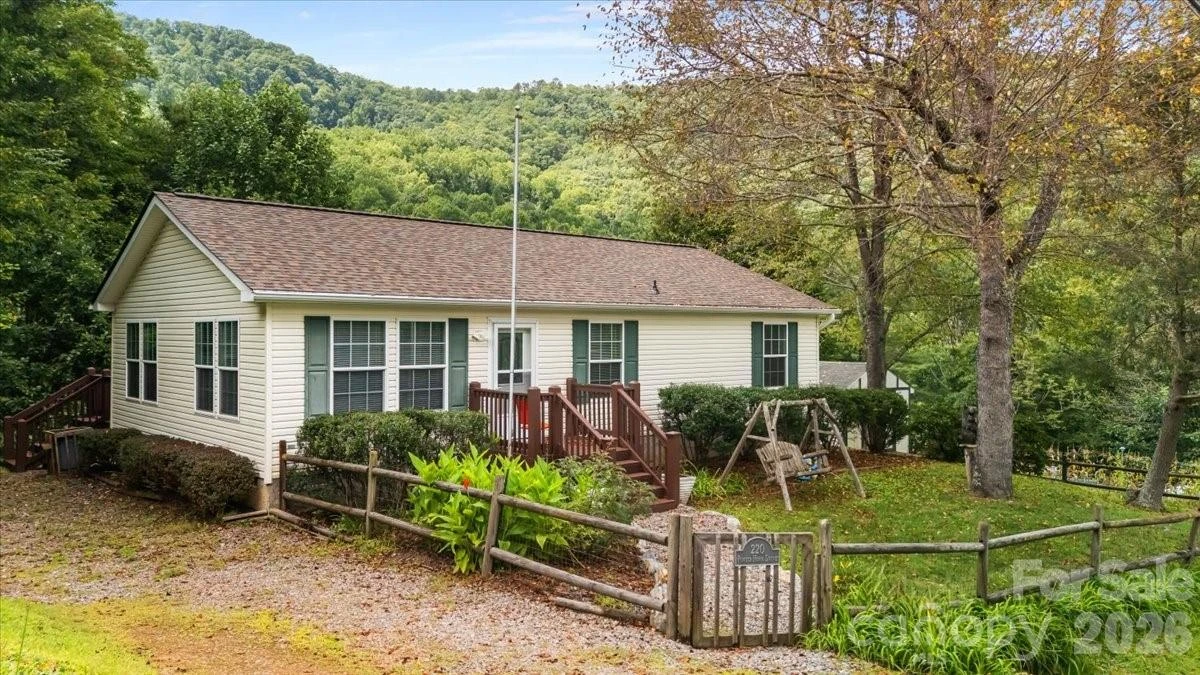 220 Powderhorn Drive - Photo 2