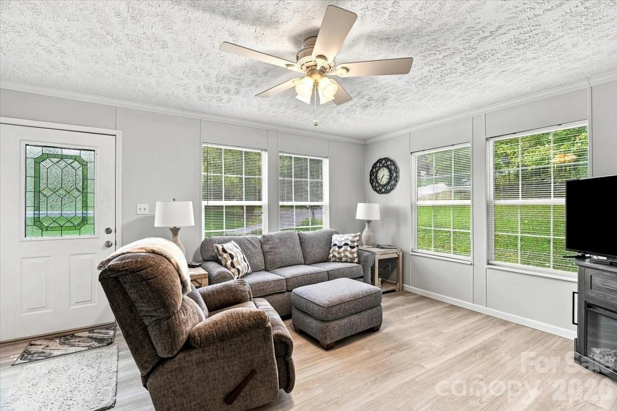 220 Powderhorn Drive - Photo 4
