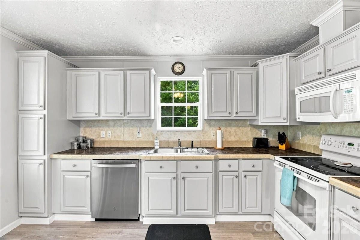 220 Powderhorn Drive - Photo 10