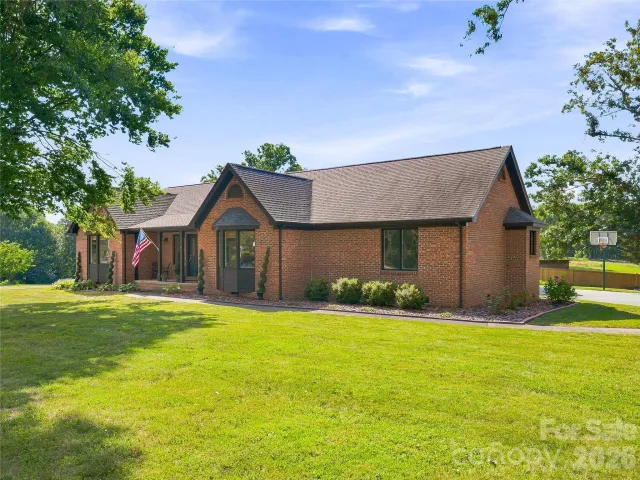 41 Forest Knoll Drive