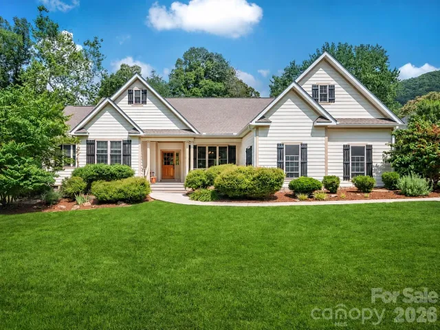 122 Twin Courts Drive
