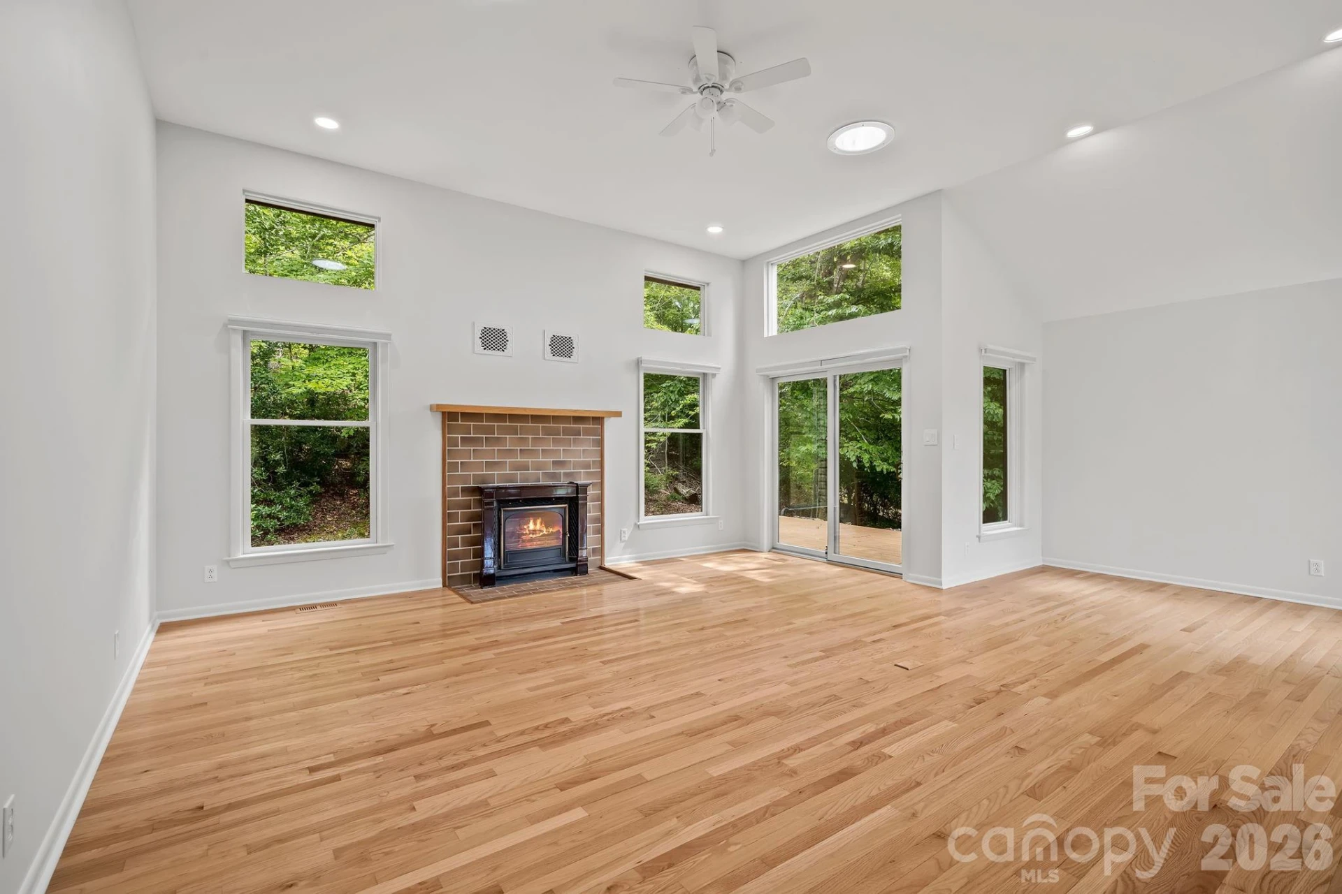 163 Woodburn Drive - Photo 3