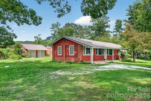 2409 Lucas Street, Hendersonville, NC, 28791