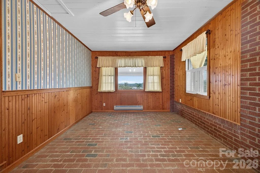 2409 Lucas Street - Photo 23